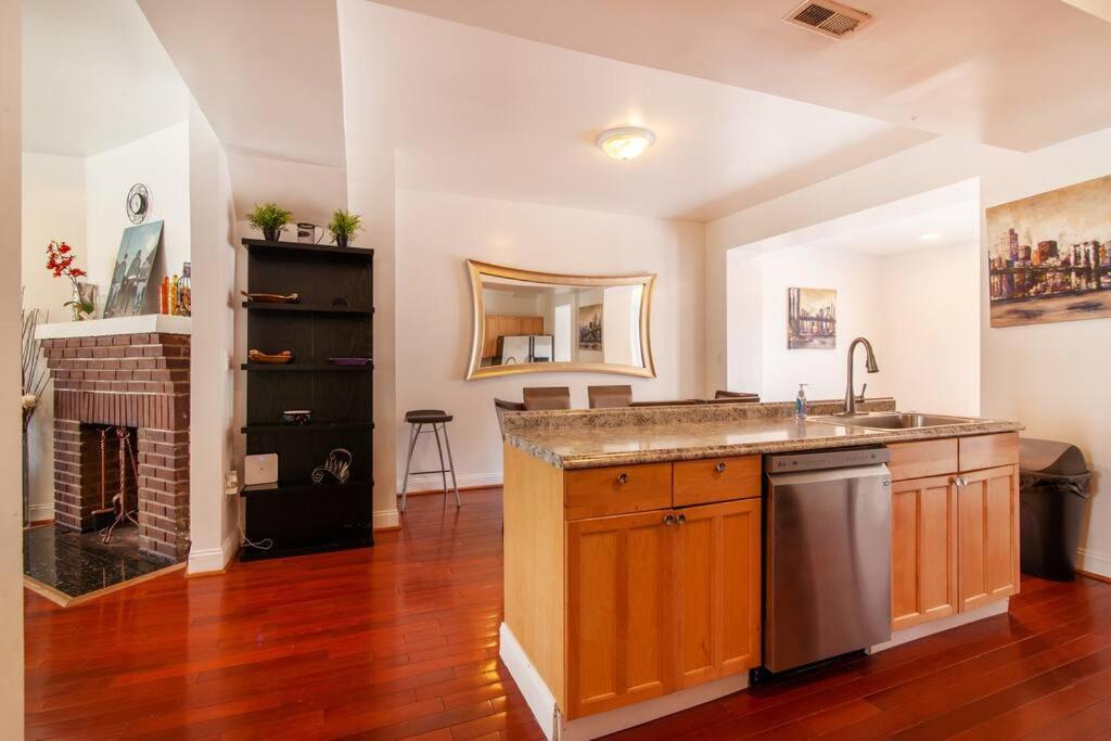 Relaxing, Spacious, Private, Walkable In Petworth! Washington Exterior photo